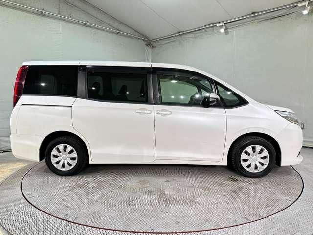 TOYOTA NOAH 2014 Image 31