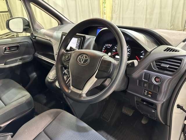 TOYOTA NOAH 2014 Image 31