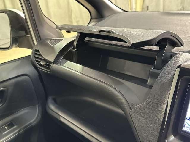 TOYOTA NOAH 2014 Image 31