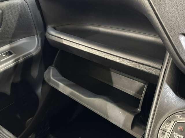 TOYOTA NOAH 2014 Image 31