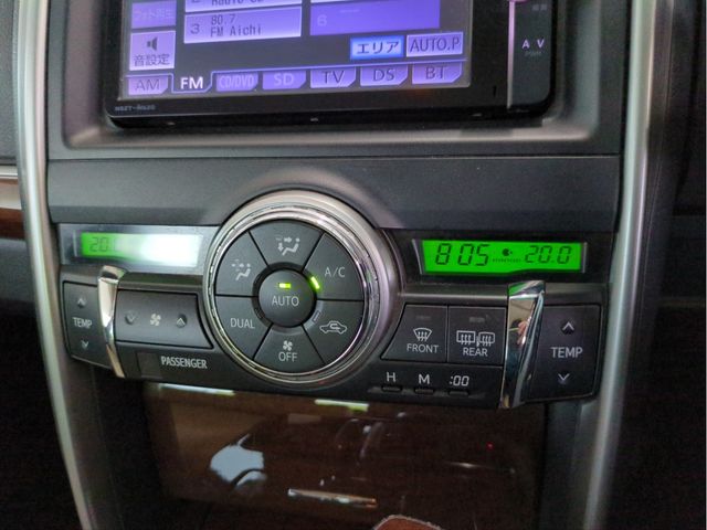 TOYOTA MARK X 2013 Image 31