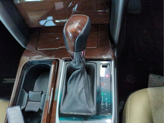 TOYOTA MARK X 2013 Image 31