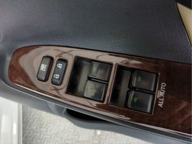 TOYOTA MARK X 2013 Image 31