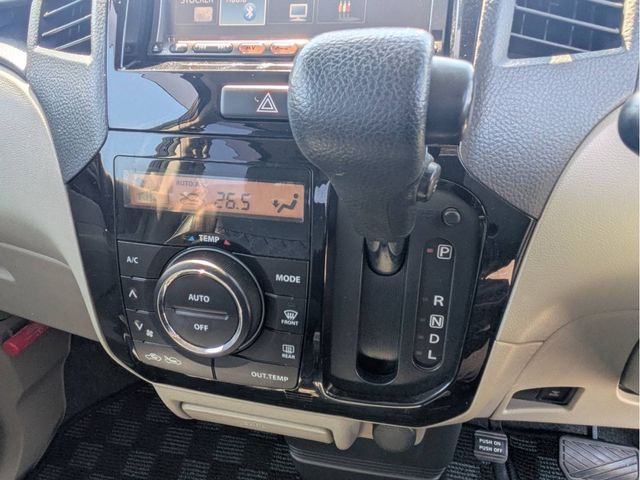 NISSAN ROOX 2011 Image 31