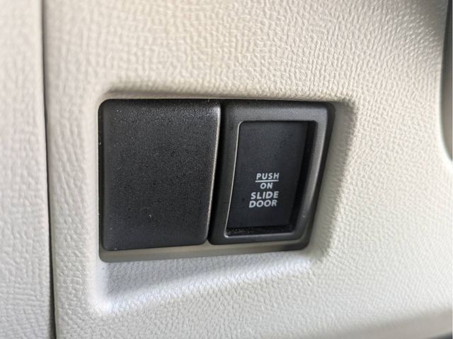 NISSAN ROOX 2011 Image 31