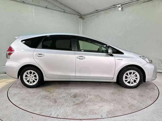 TOYOTA PRIUS ALPHA 2015 Image 31