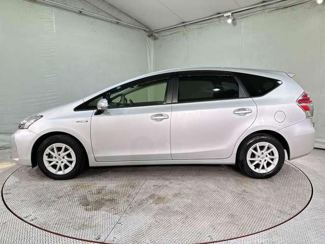 TOYOTA PRIUS ALPHA 2015 Image 31