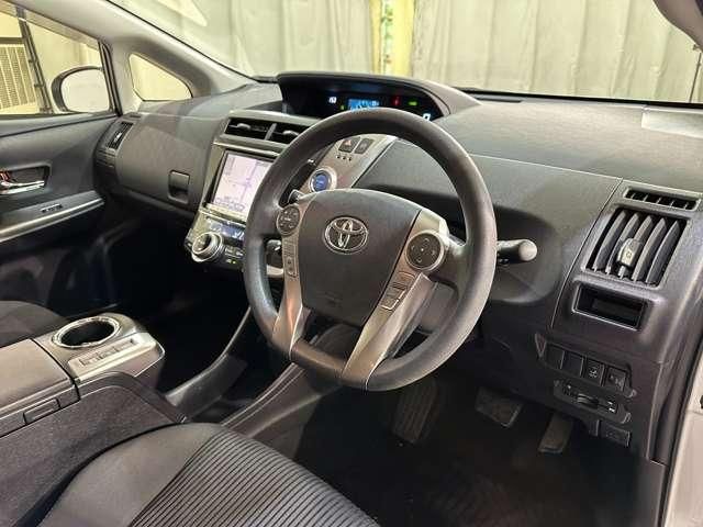 TOYOTA PRIUS ALPHA 2015 Image 31