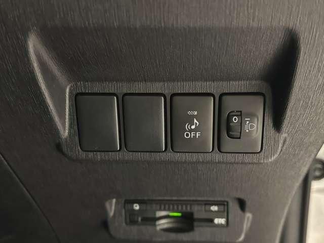 TOYOTA PRIUS ALPHA 2015 Image 31