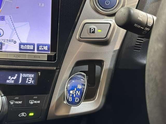 TOYOTA PRIUS ALPHA 2015 Image 31
