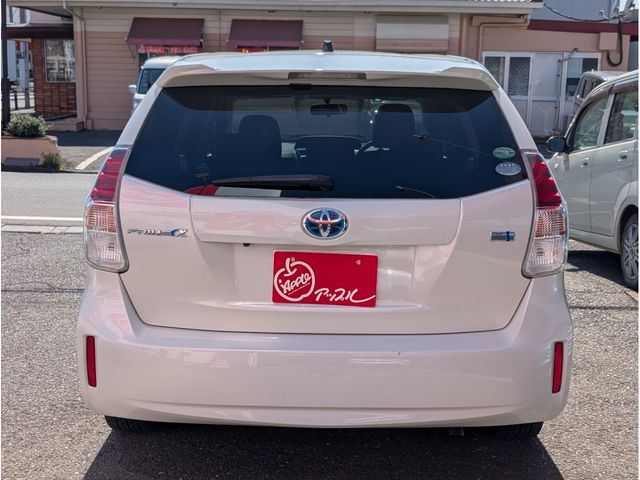 TOYOTA PRIUS ALPHA 2017 Image 31