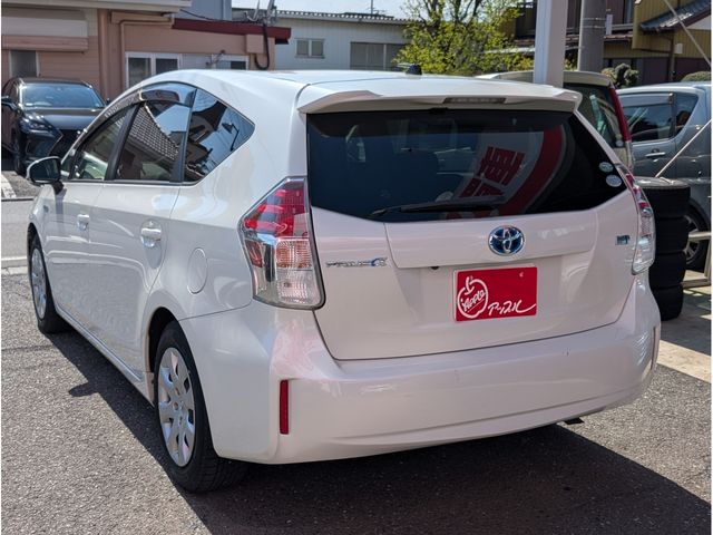 TOYOTA PRIUS ALPHA 2017 Image 31