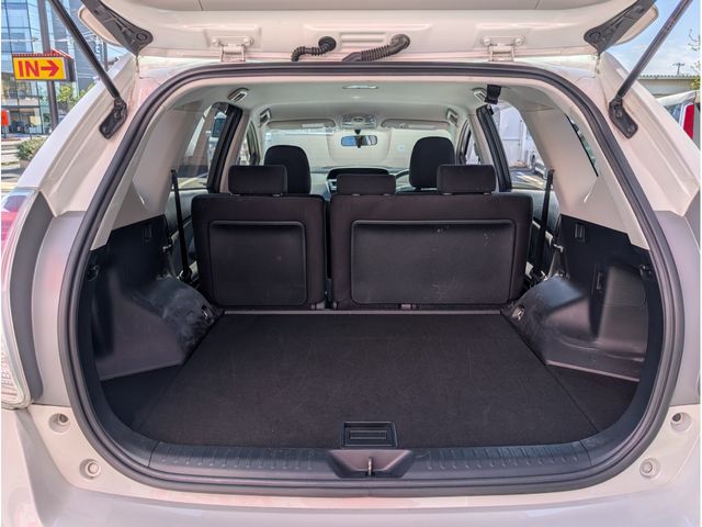 TOYOTA PRIUS ALPHA 2017 Image 31