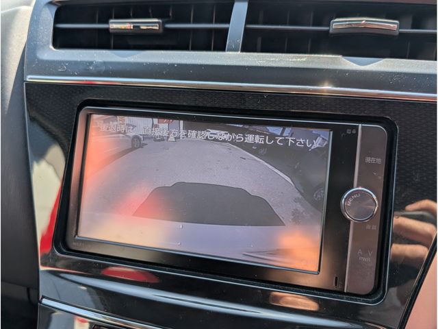 TOYOTA PRIUS ALPHA 2017 Image 31