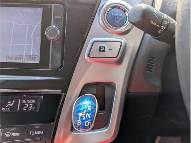 TOYOTA PRIUS ALPHA 2017 Image 31