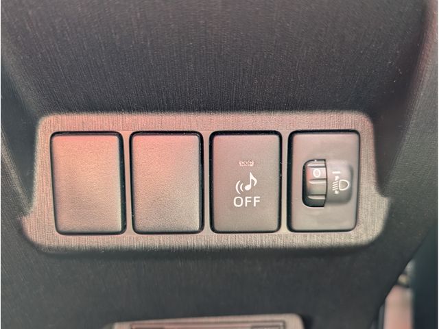 TOYOTA PRIUS ALPHA 2017 Image 31