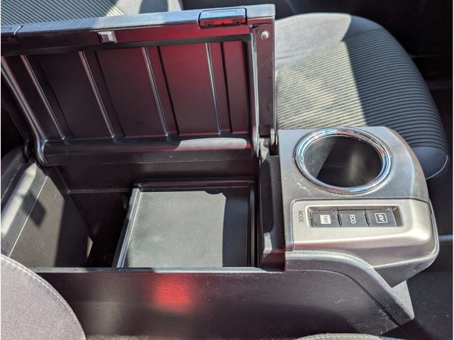 TOYOTA PRIUS ALPHA 2017 Image 31