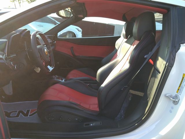 FERRARI 458 SPIDER 2015 Image 31