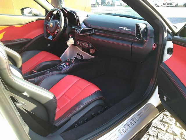 FERRARI 458 SPIDER 2015 Image 31