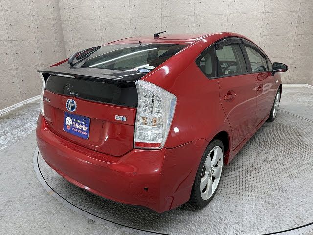 TOYOTA PRIUS 2011 Image 31
