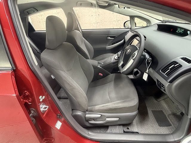 TOYOTA PRIUS 2011 Image 31