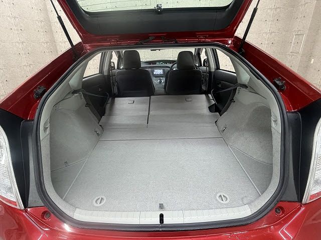 TOYOTA PRIUS 2011 Image 31