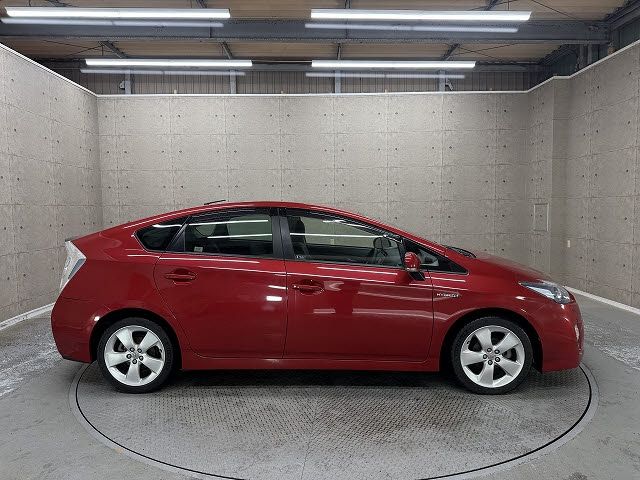 TOYOTA PRIUS 2011 Image 31