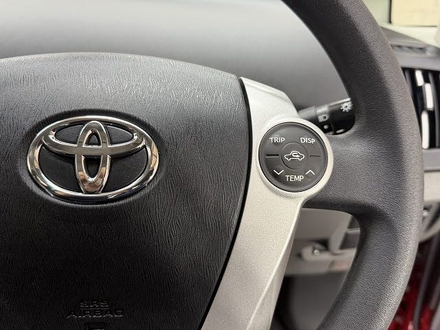 TOYOTA PRIUS 2011 Image 31
