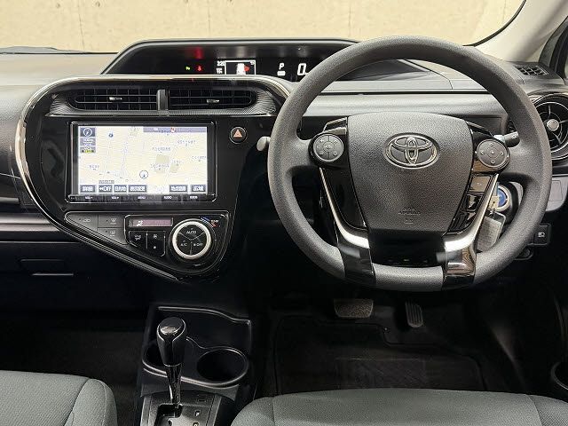 TOYOTA AQUA 2018 Image 31