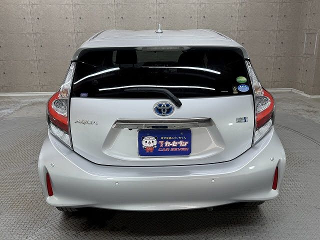 TOYOTA AQUA 2018 Image 31