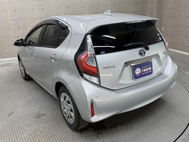 TOYOTA AQUA 2018 Image 31