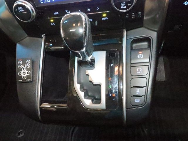 TOYOTA VELLFIRE 2017 Image 31