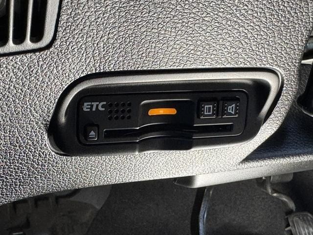 HONDA VEZEL HYBRID 2017 Image 31