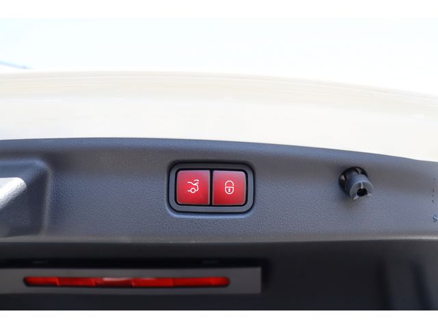 MERCEDES BENZ C CLAS 2022 Image 31