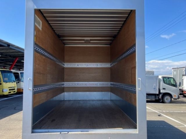 HINO DUTRO 2015 Image 31