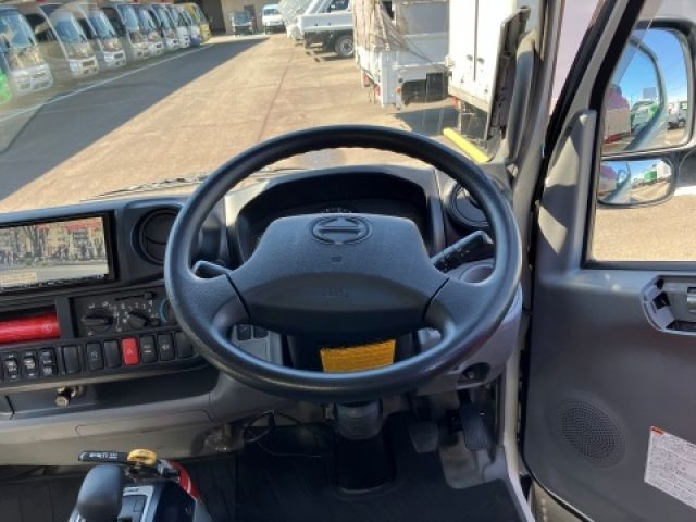 HINO DUTRO 2015 Image 31