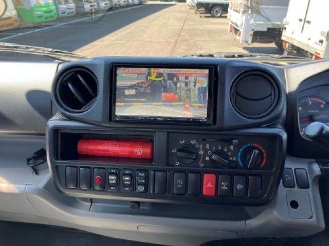 HINO DUTRO 2015 Image 31