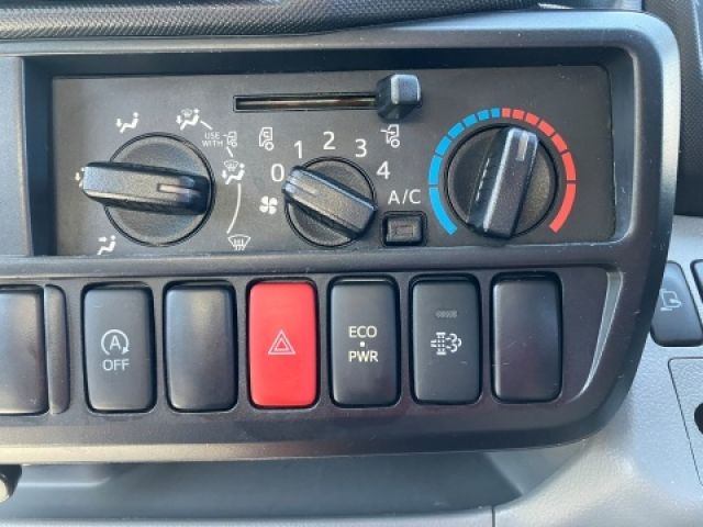 HINO DUTRO 2015 Image 31