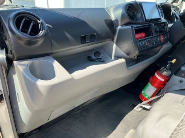 HINO DUTRO 2015 Image 31