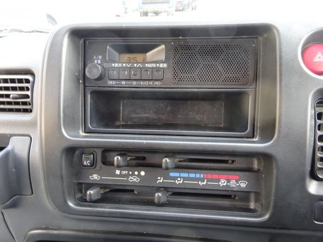 DAIHATSU HIJET DUMP 4WD 2012 Image 31