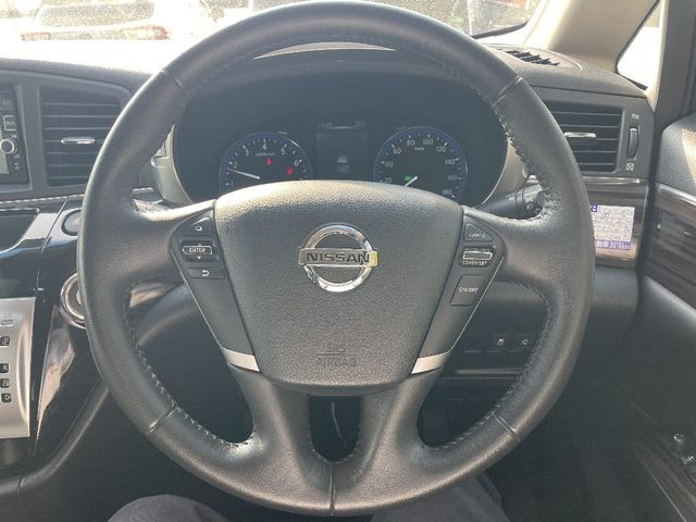 NISSAN ELGRAND 2017 Image 31