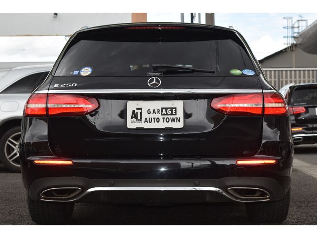 MERCEDES BENZ E CLAS 2017 Image 31