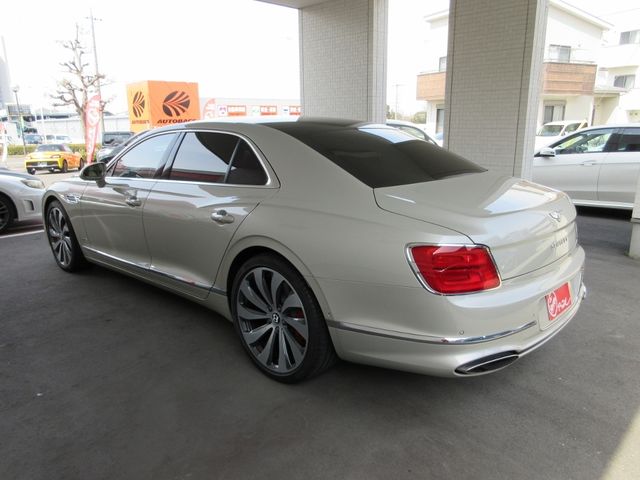 BENTLEY BENTLEY 2022 Image 31