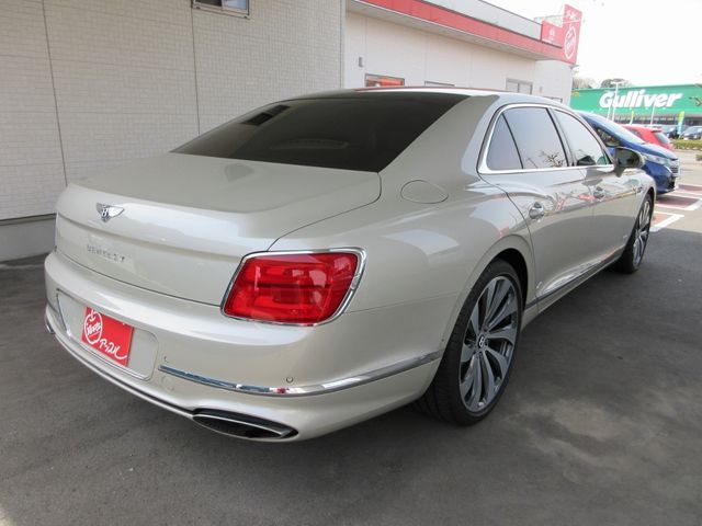 BENTLEY BENTLEY 2022 Image 31