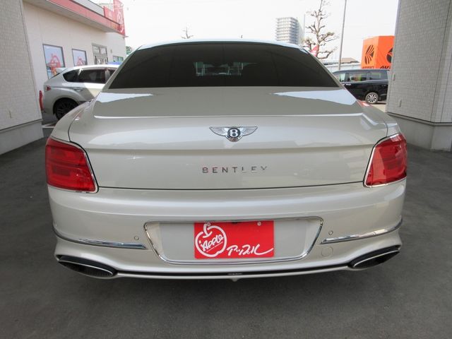BENTLEY BENTLEY 2022 Image 31