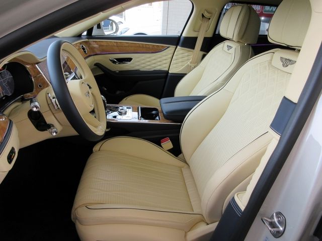 BENTLEY BENTLEY 2022 Image 31