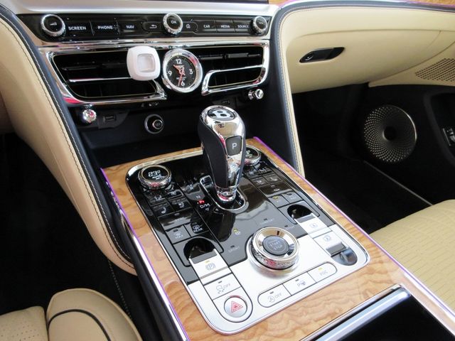 BENTLEY BENTLEY 2022 Image 31