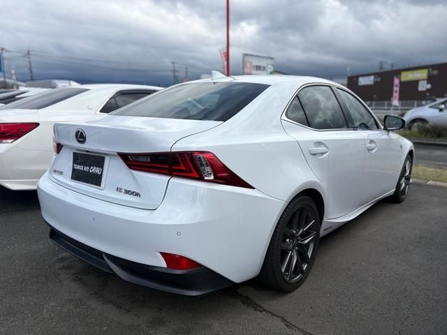 TOYOTA LEXUS IS300H 2014 Image 31