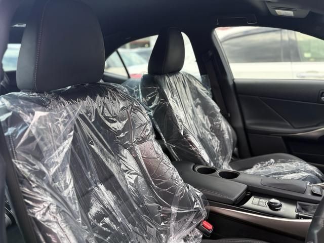 TOYOTA LEXUS IS300H 2014 Image 31