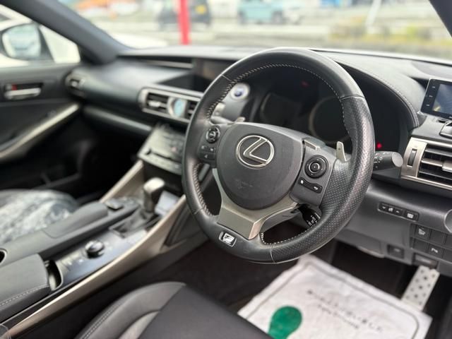 TOYOTA LEXUS IS300H 2014 Image 31